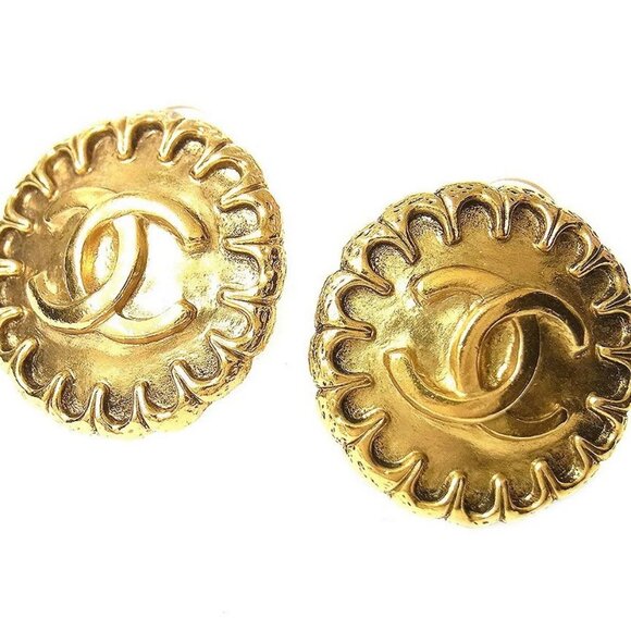 CHANEL CC Logos Round Clip-On Earrings Gold Tone 97P Auth D-2209 - Picture 15 of 16